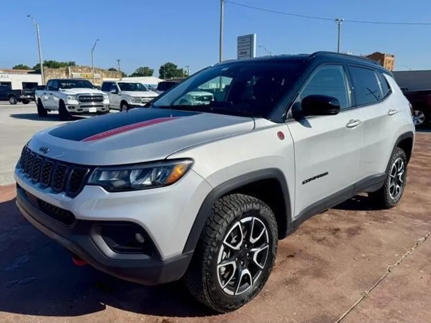2024 Jeep Compass Trailhawk photo 1