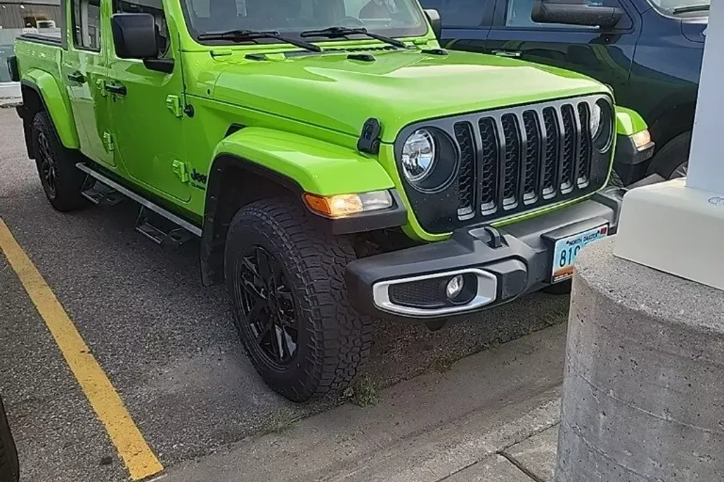 2021 Jeep Gladiator Sport photo 1