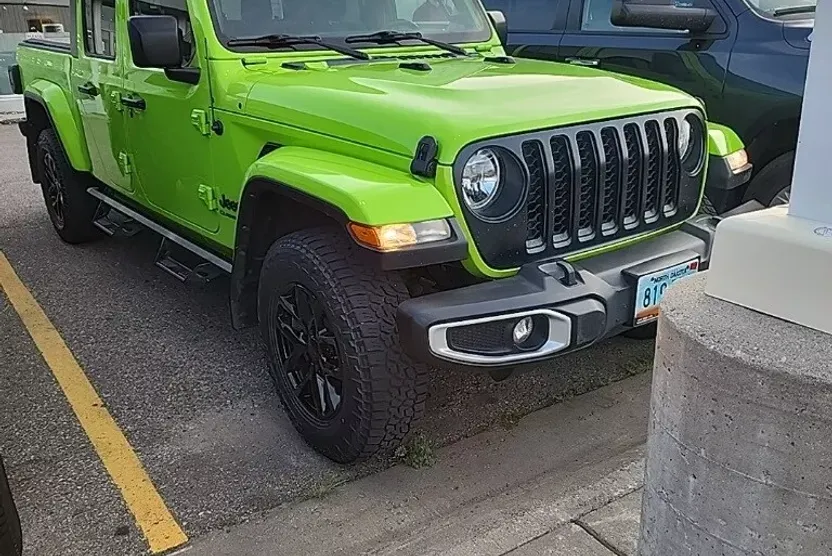 2021 Jeep Gladiator Sport photo 1