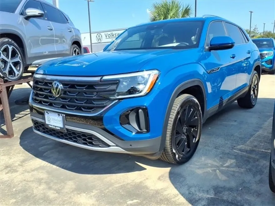 2025 Volkswagen Atlas Cross Sport SE Technology photo 1