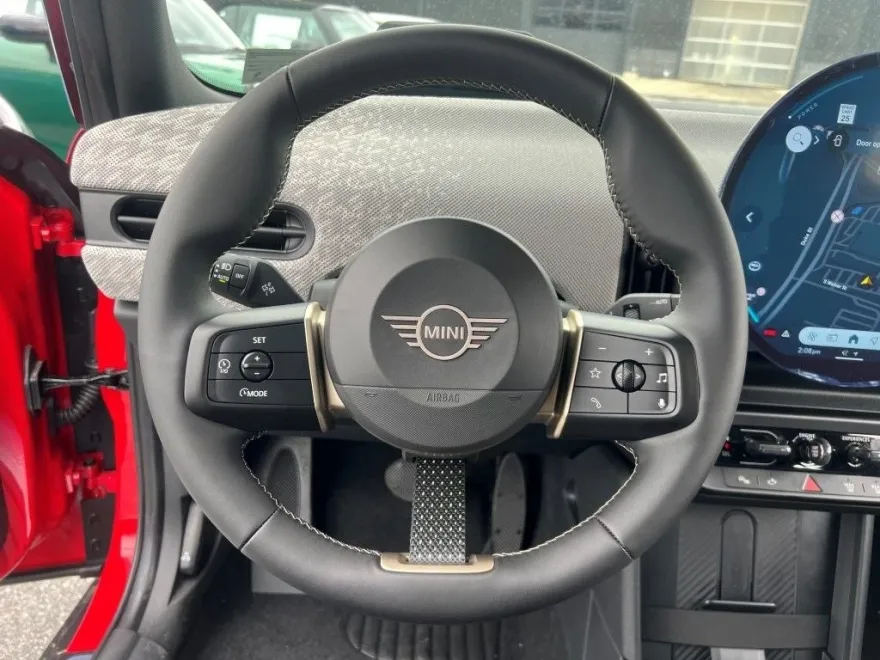 2025 Mini Cooper Signature photo 16