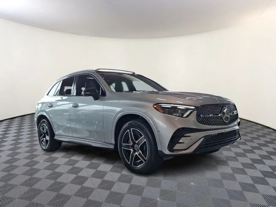 2025 Mercedes Benz GLC 300 4MATIC photo 1