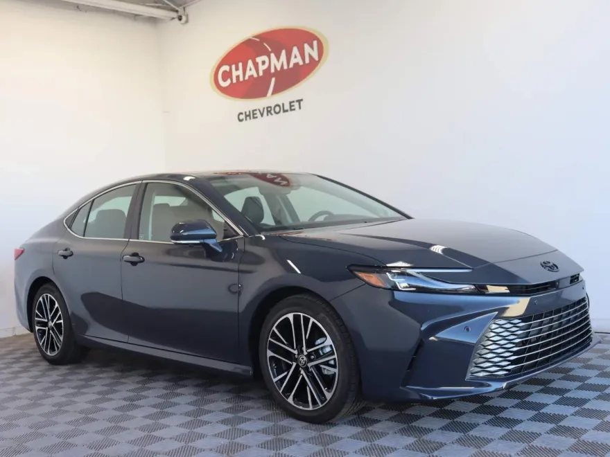 2025 Toyota Camry XLE photo 1