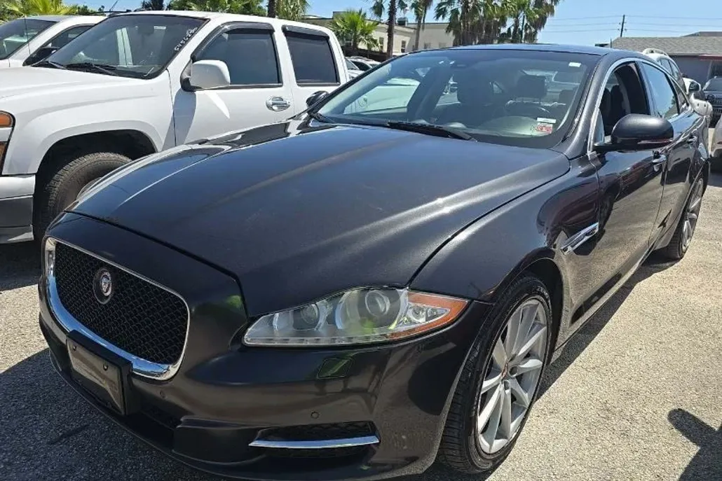 2014 Jaguar XJ photo 1