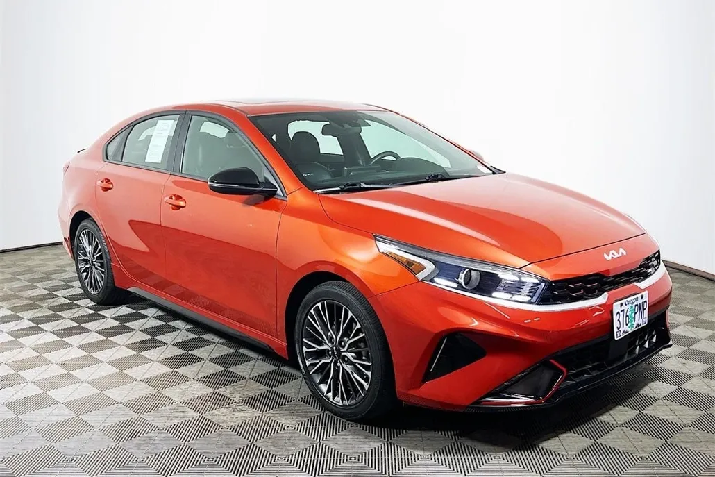 2024 Kia Forte GT-Line photo 1