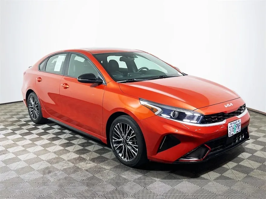 2024 Kia Forte GT-Line photo 1