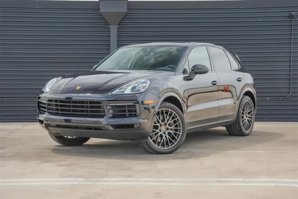 2022 Porsche Cayenne Platinum Edition photo 1