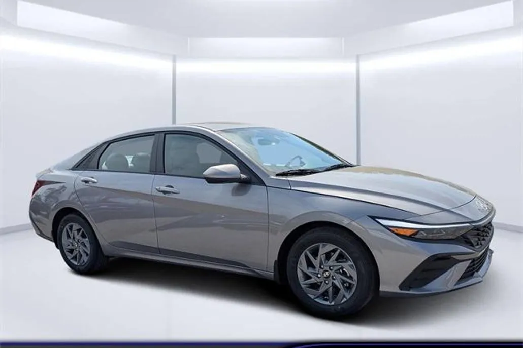 2025 Hyundai Elantra Hybrid Blue photo 1