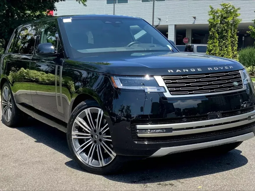 2025 Land Rover Range Rover SE photo 1