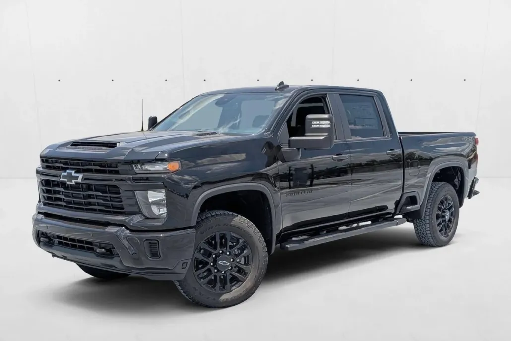 2025 Chevrolet Silverado 2500HD Custom photo 1