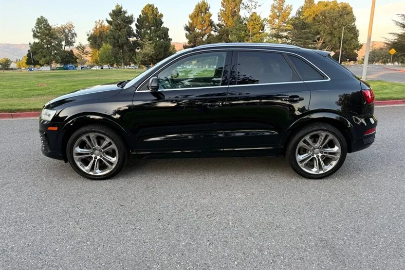 2016 Audi Q3 Prestige photo 1