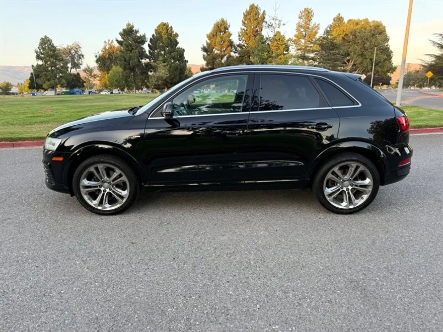 2016 Audi Q3 Prestige photo 1