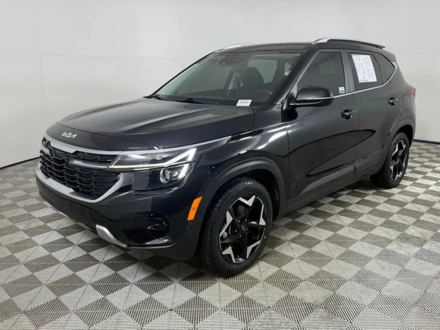 2024 Kia Seltos EX photo 1