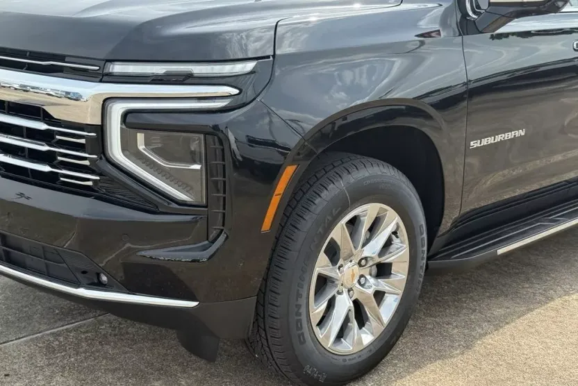 2025 Chevrolet Suburban Premier photo 1
