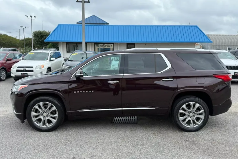 2020 Chevrolet Traverse Premier photo 1