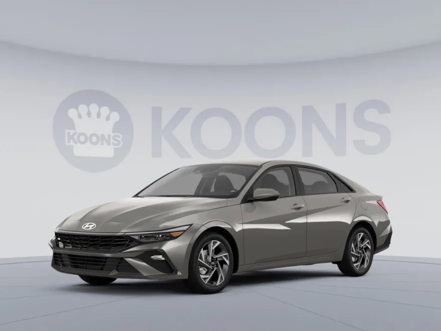 2025 Hyundai Elantra SEL Sport photo 1