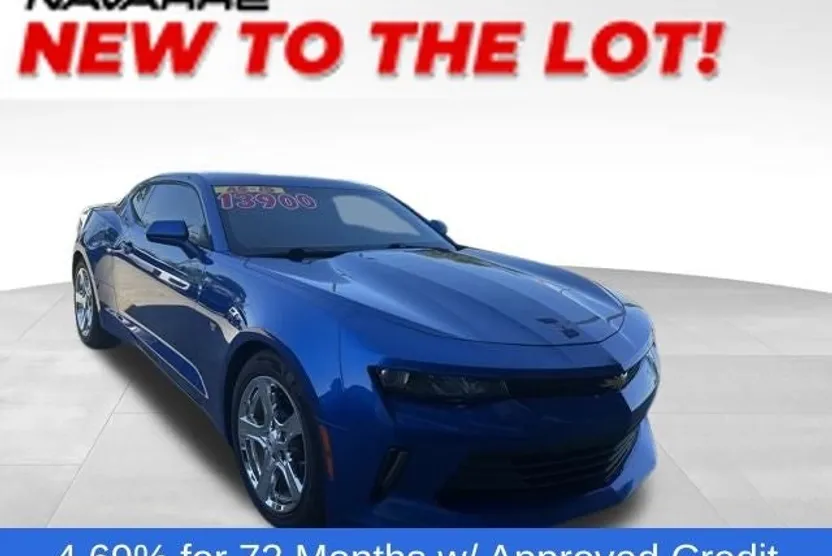 2017 Chevrolet Camaro 1LT photo 1