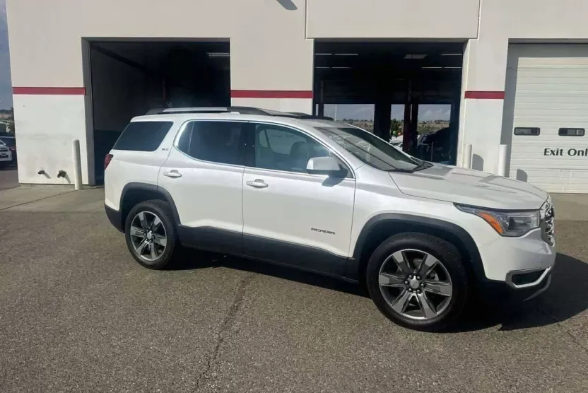 2017 Gmc Acadia SLT photo 1