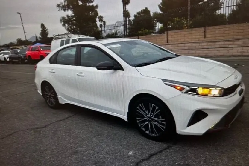 2023 Kia Forte GT-Line photo 1