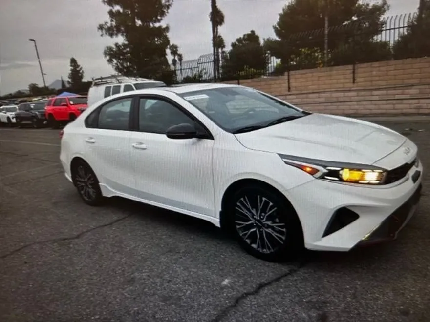 2023 Kia Forte GT-Line photo 1
