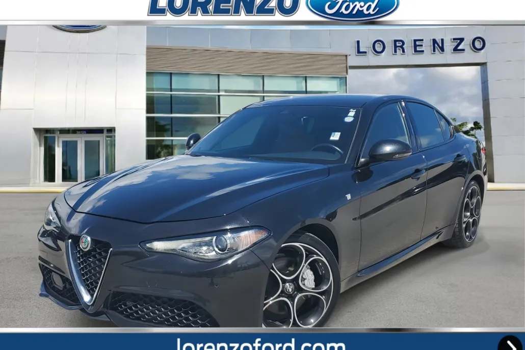 2022 Alfa Romeo Giulia Ti photo 1