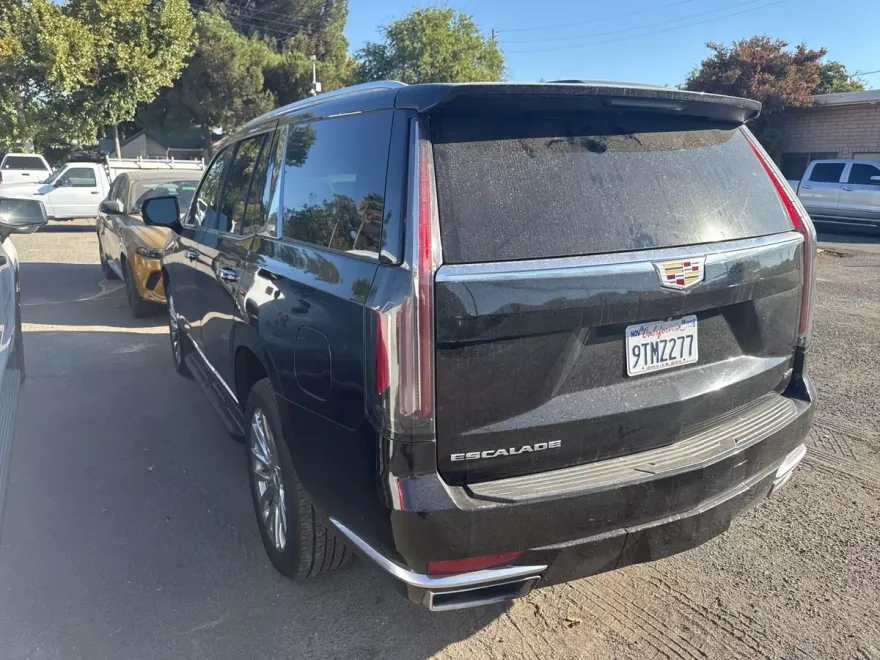 2023 Cadillac Escalade Premium Luxury photo 1