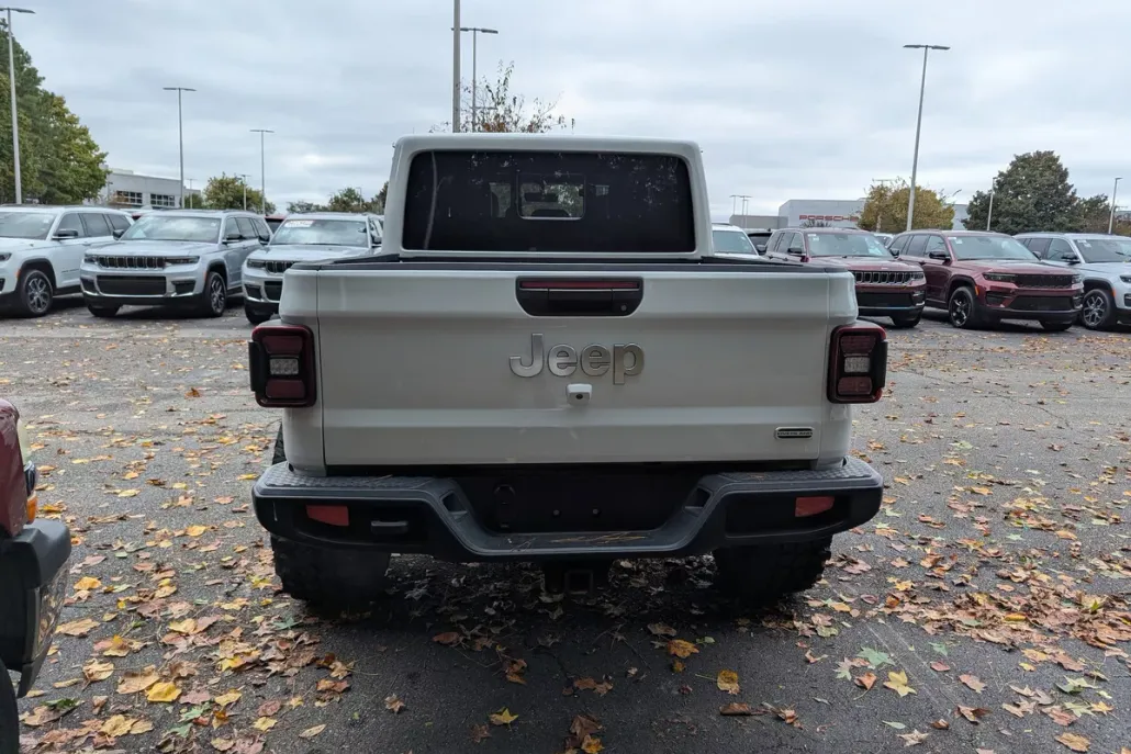 2022 Jeep Gladiator Overland photo 1