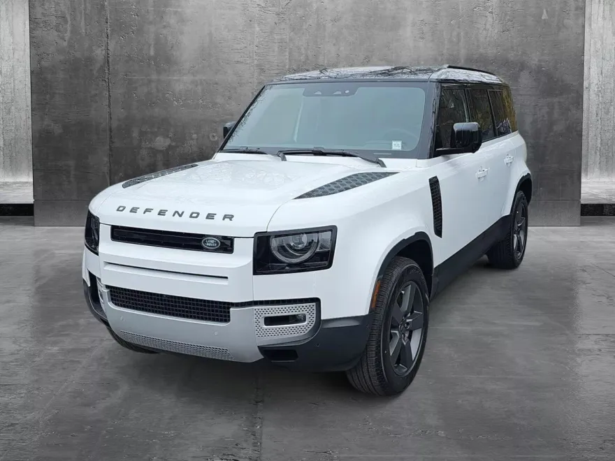 2025 Land Rover Defender 110 S photo 1