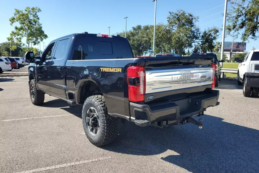2024 Ford F-350 King Ranch photo 1