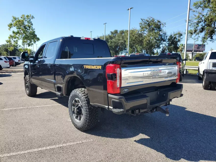 2024 Ford F-350 King Ranch photo 1