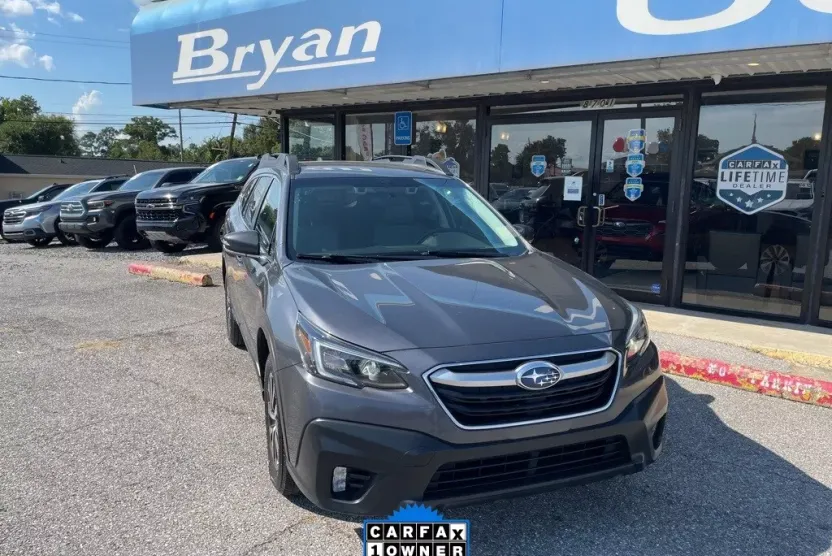 2022 Subaru Outback Premium photo 1