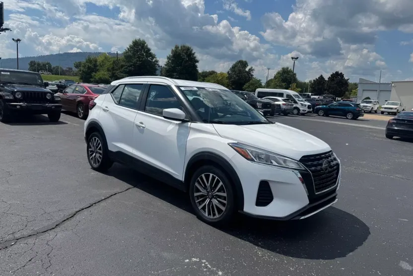 2021 Nissan Kicks SV photo 1