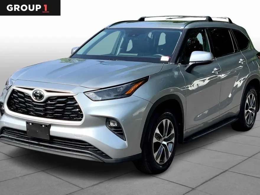 2021 Toyota Highlander XLE photo 1