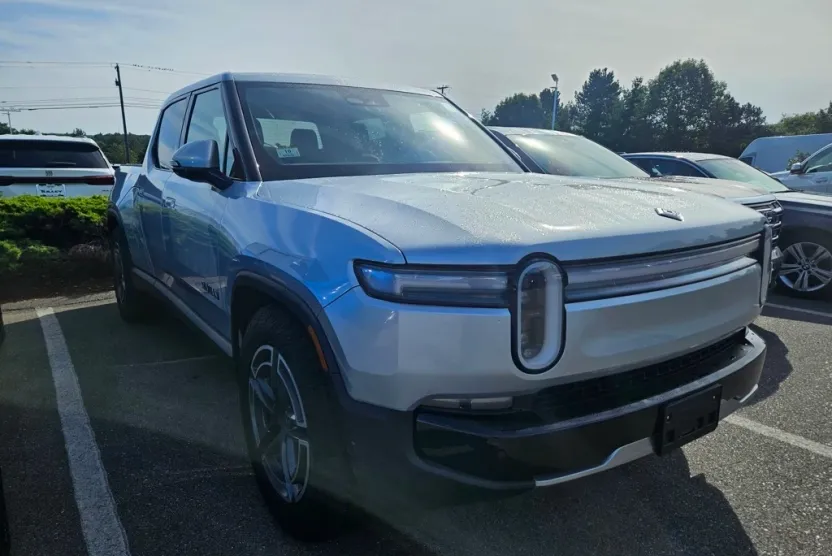 2025 Rivian R1T Adventure photo 1