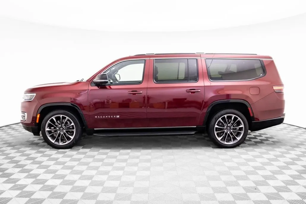 2024 Jeep Wagoneer L Series II photo 1