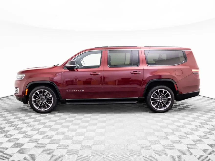 2024 Jeep Wagoneer L Series II photo 1