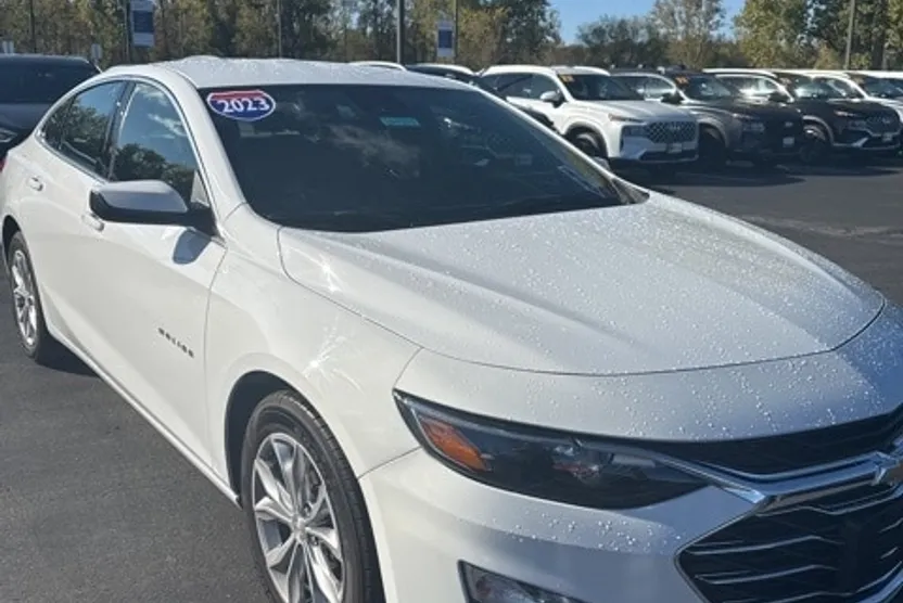 2023 Chevrolet Malibu 1LT photo 1