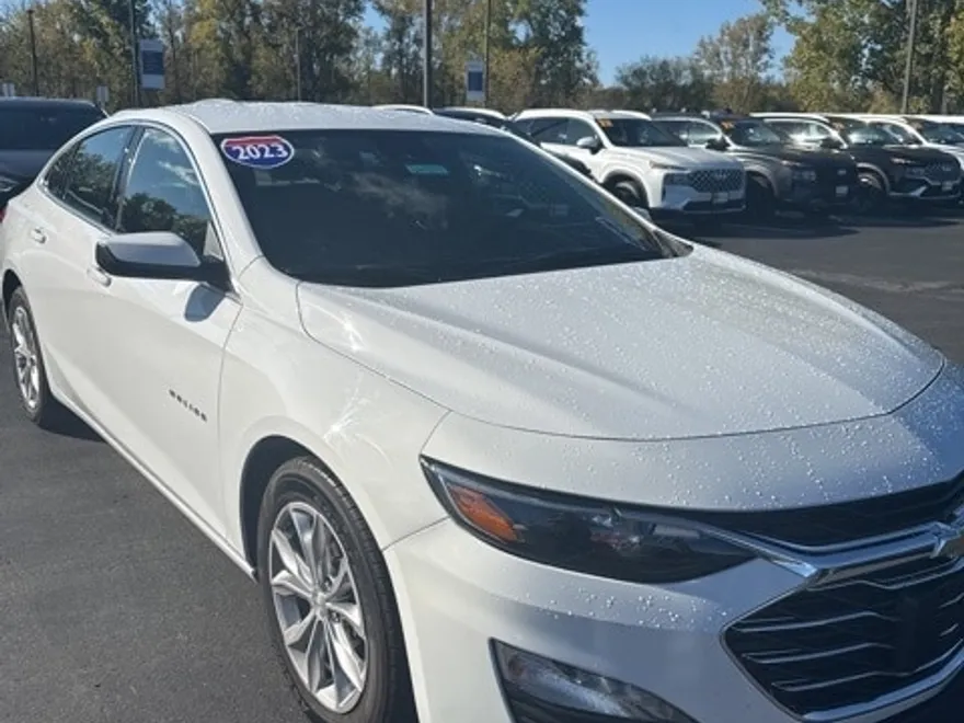2023 Chevrolet Malibu 1LT photo 1