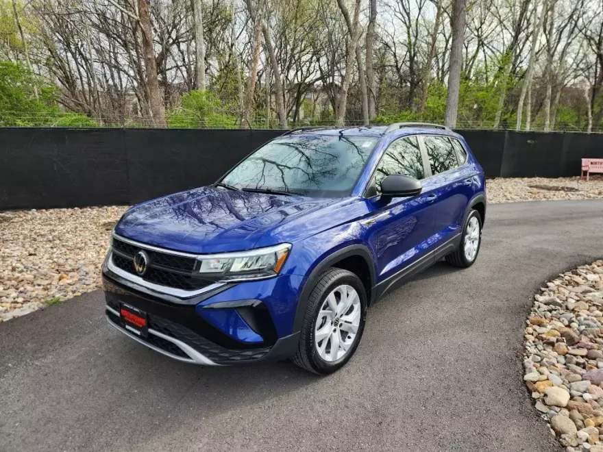 2023 Volkswagen Taos S photo 1