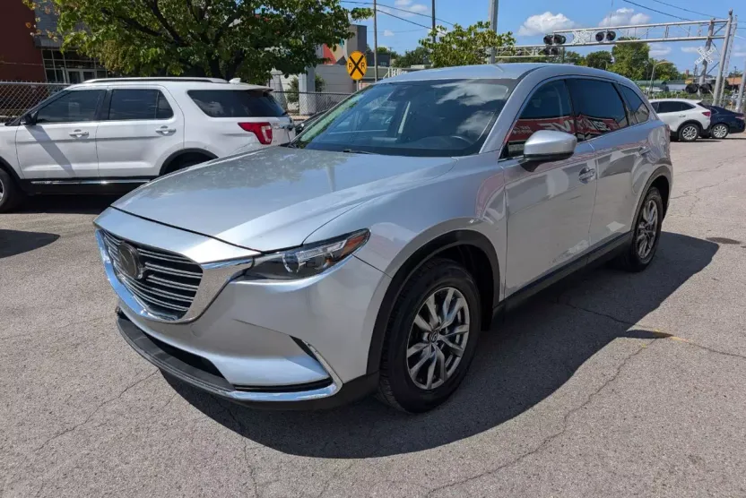 2018 Mazda CX-9 Touring photo 1