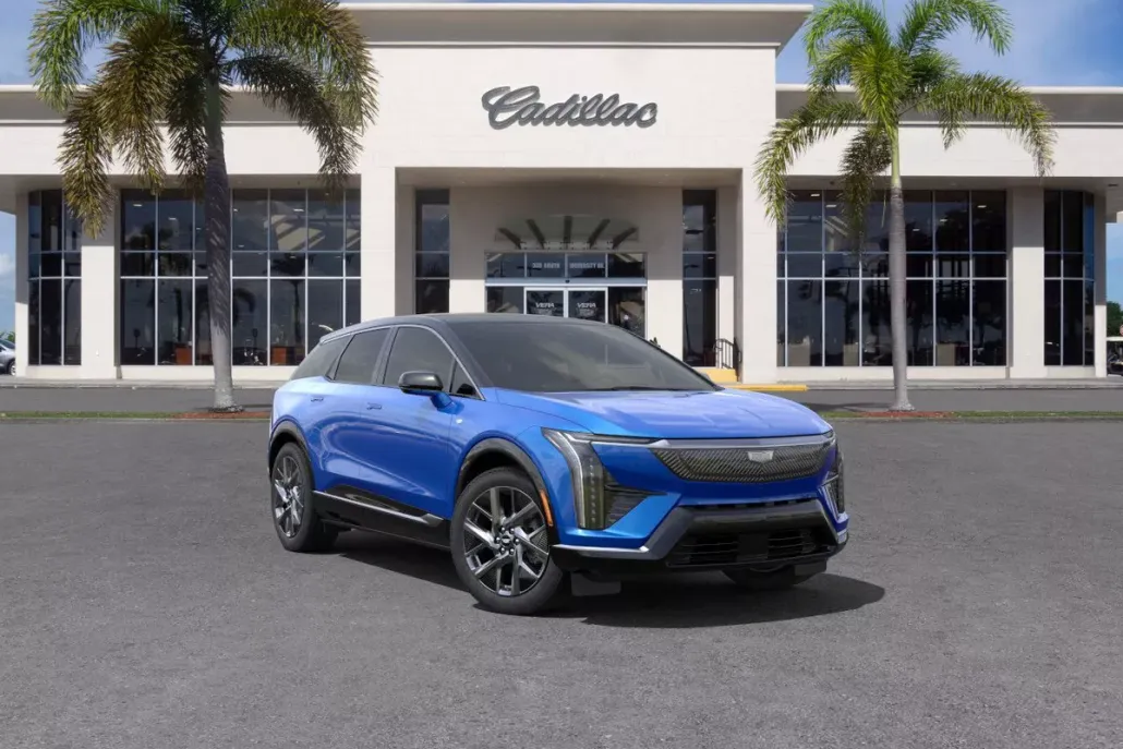 2025 Cadillac Optiq Luxury photo 1