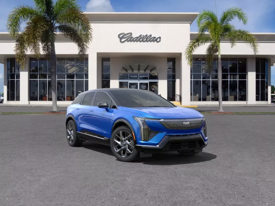 2025 Cadillac Optiq Luxury photo 1