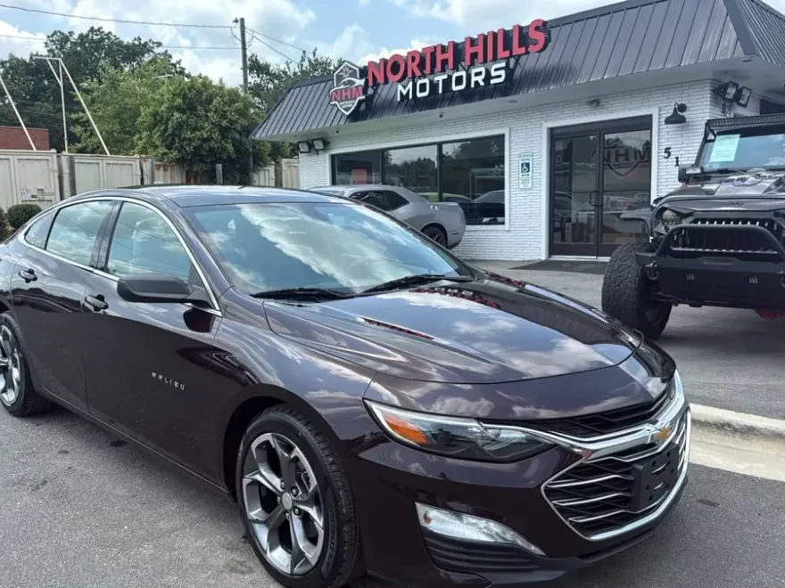 2021 Chevrolet Malibu photo 1
