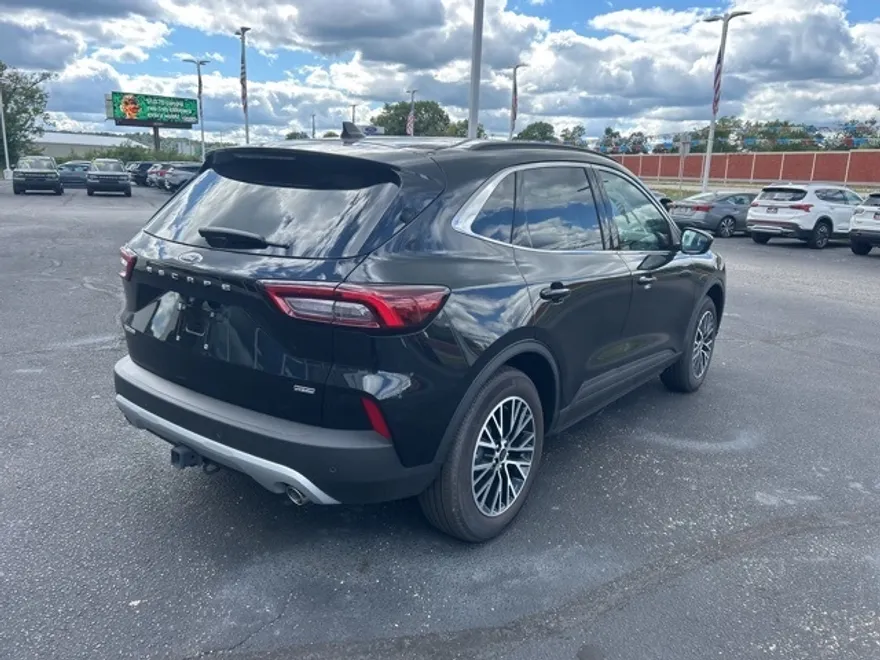 2025 Ford Escape Plug-In Hybrid photo 1