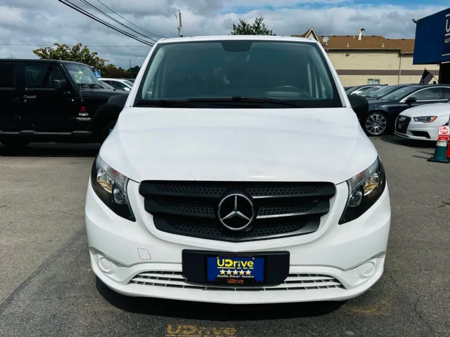 2018 Mercedes Benz Metris Passenger photo 1