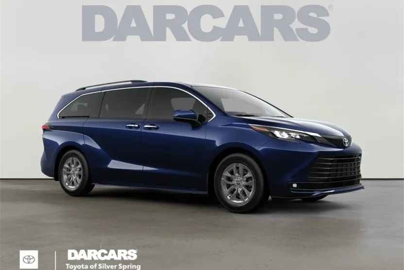 2025 Toyota Sienna XLE photo 1