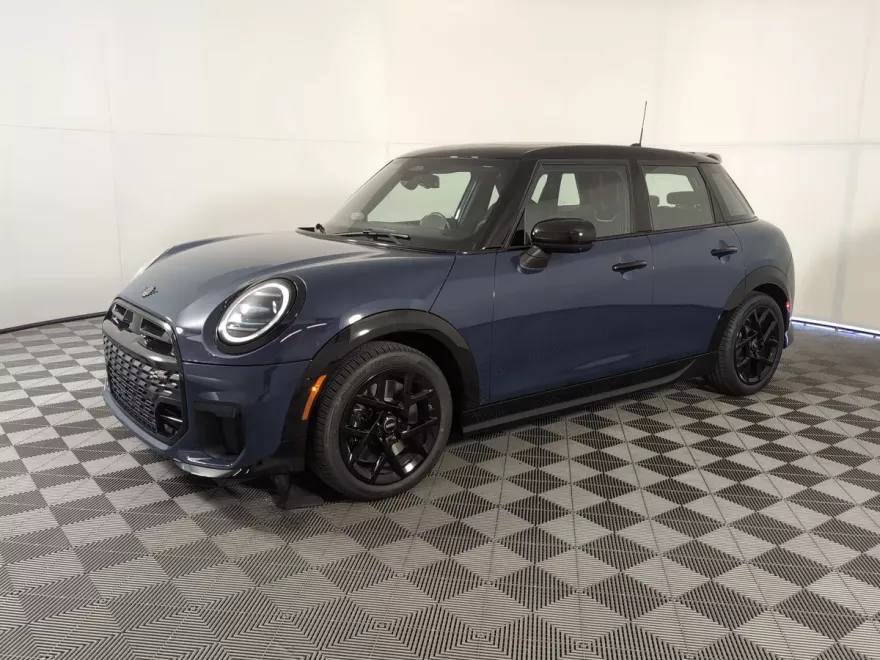 2026 Mini Cooper S 4 Door Iconic photo 1