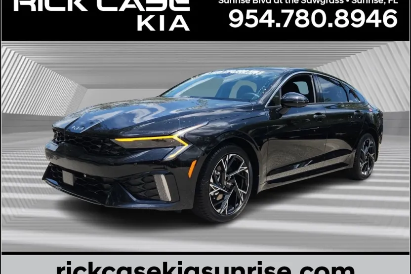 2025 Kia K5 GT-Line photo 1