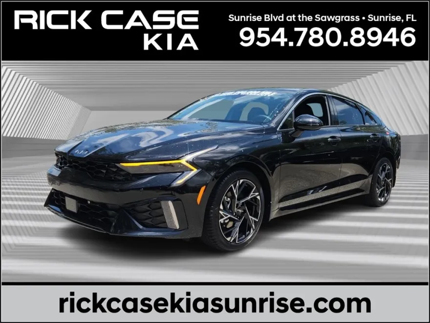 2025 Kia K5 GT-Line photo 1