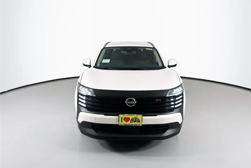 2025 Nissan Kicks SR photo 1